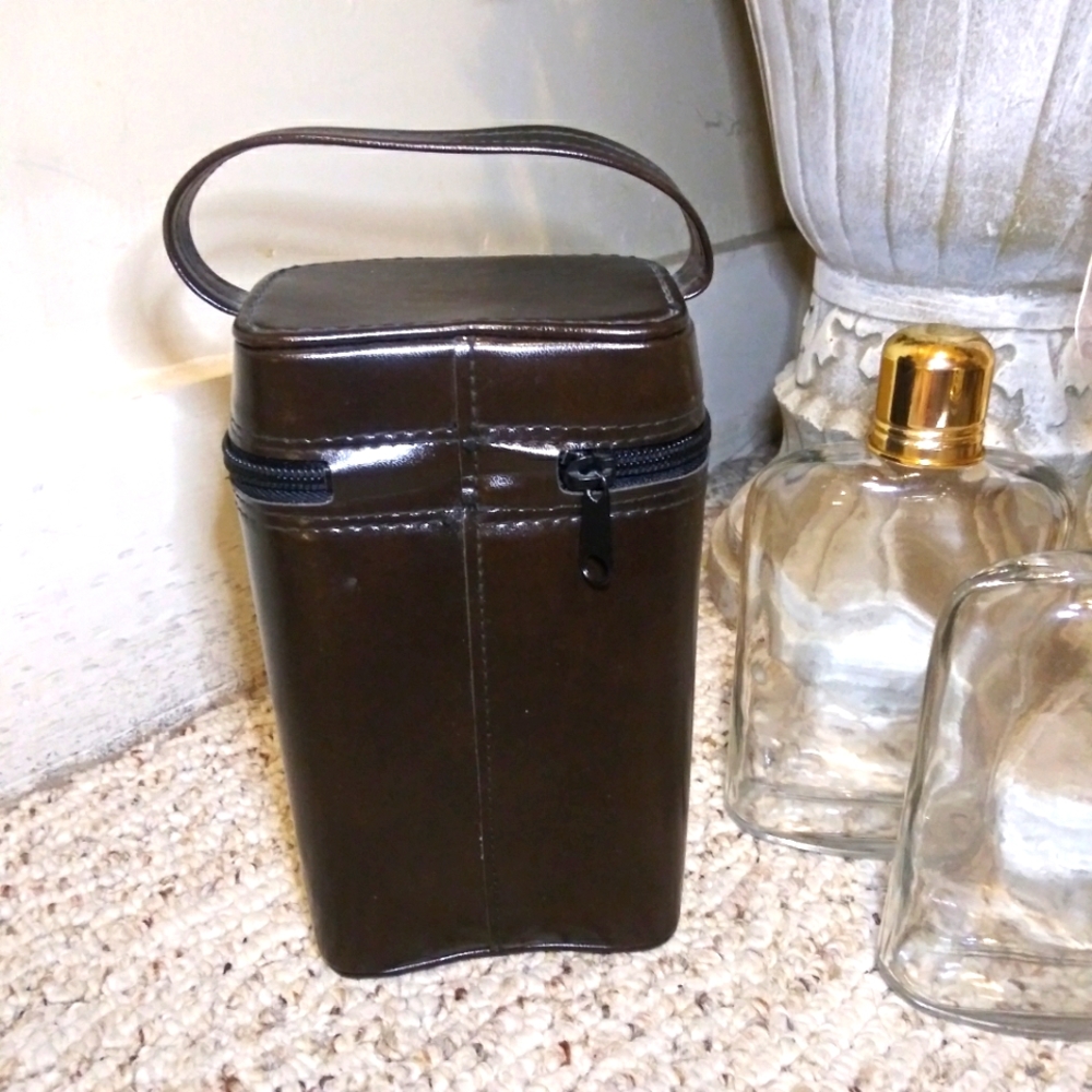 Vintage Brown Faux Leather Double Flask Carrier With Two Large Glass Flasks - Picture 4 of 13